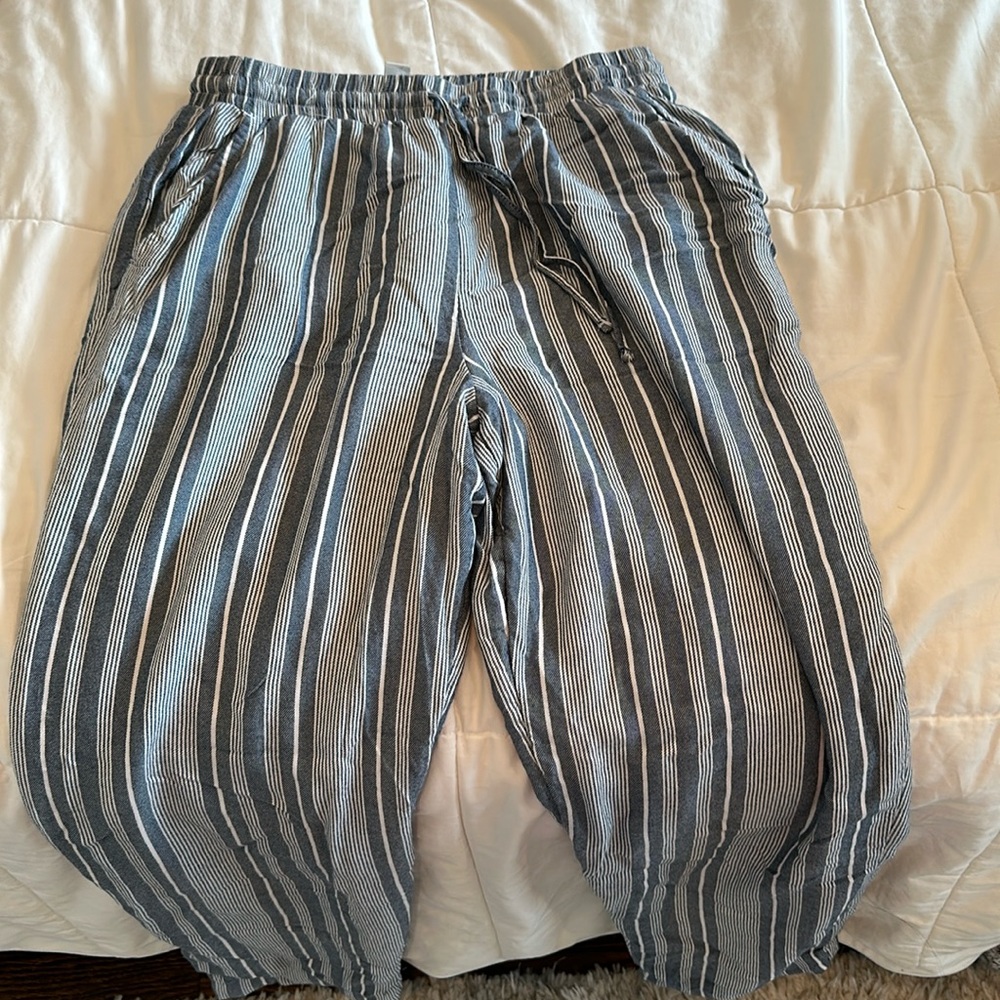 American eagle women’s striped pants